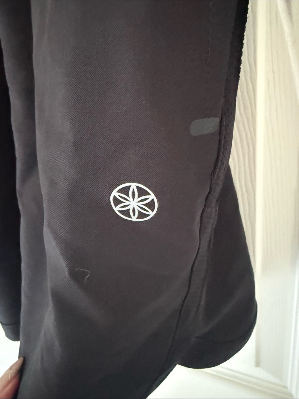 Men’s GAIAM Black Lunge 5” running shorts - Picture 3 of 13